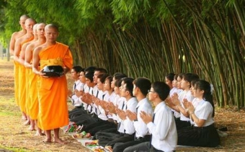 Bảy cách bố thí